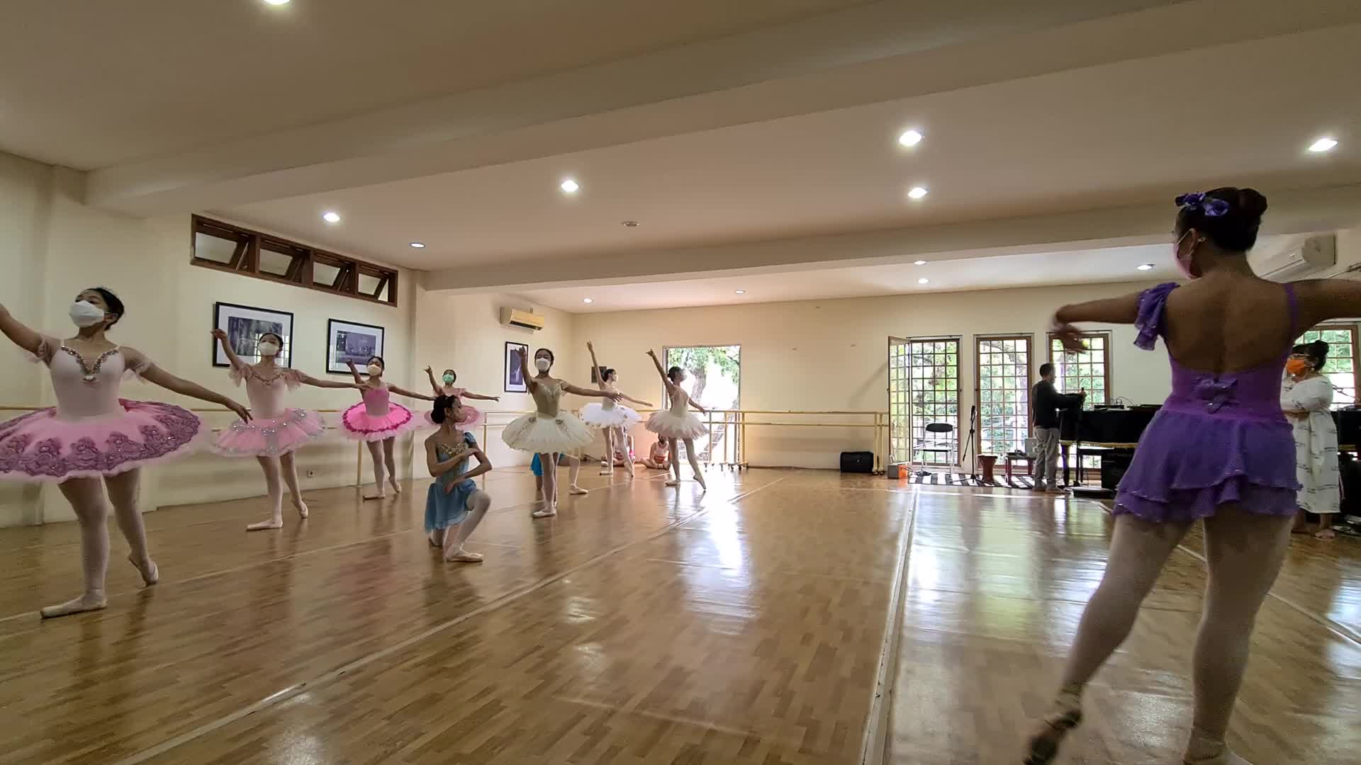 Ballet Practice in Indonesia amid the Covid-19 pandemic