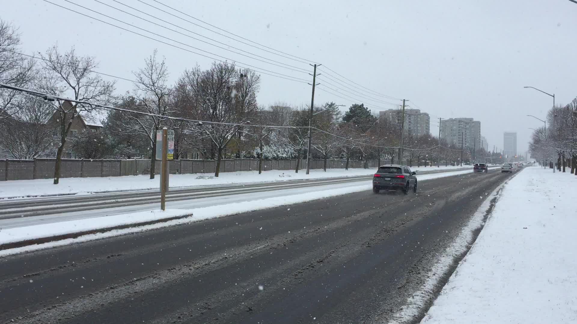 First snowstorm of the season in Toronto