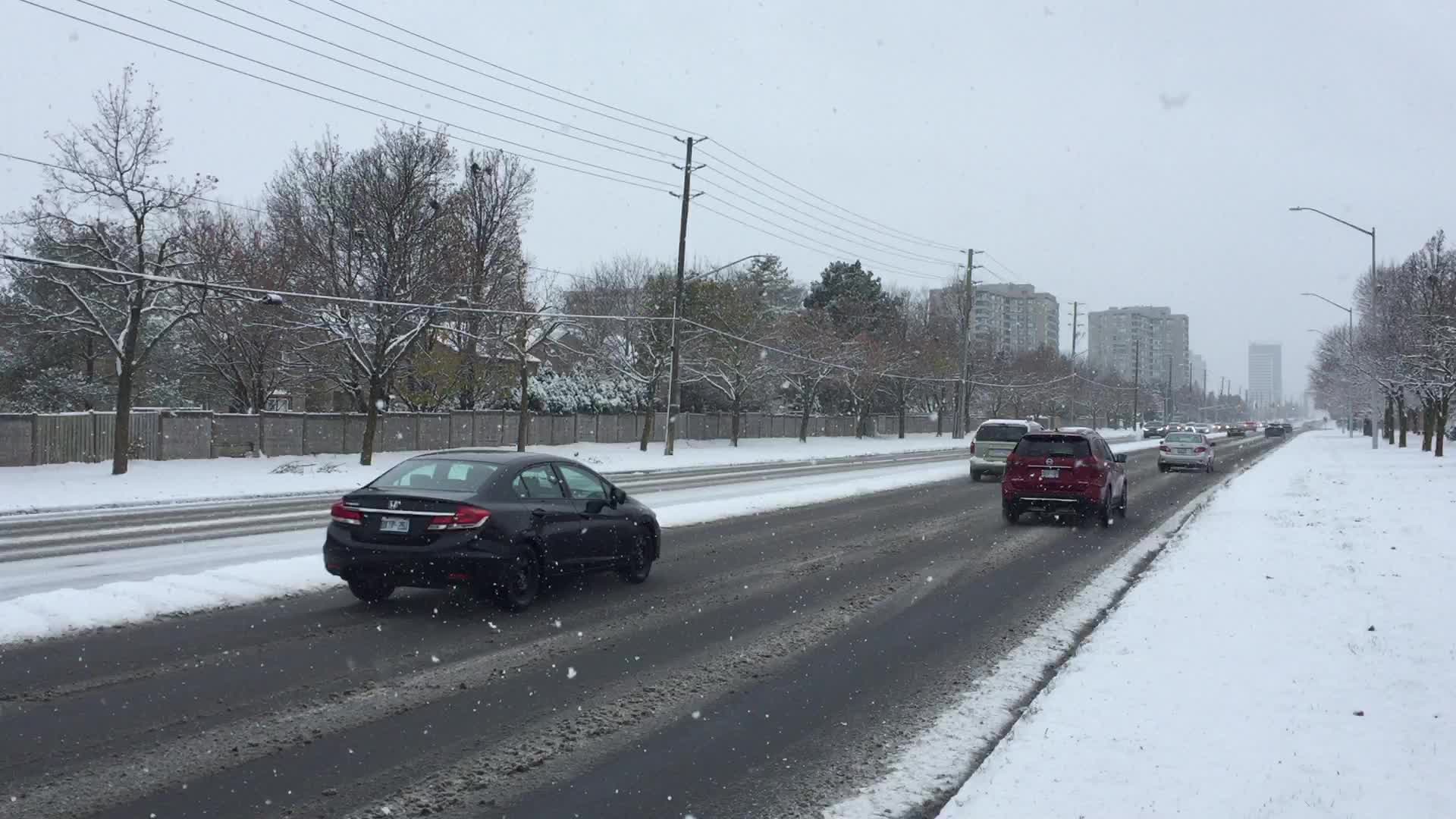First snowstorm of the season in Toronto