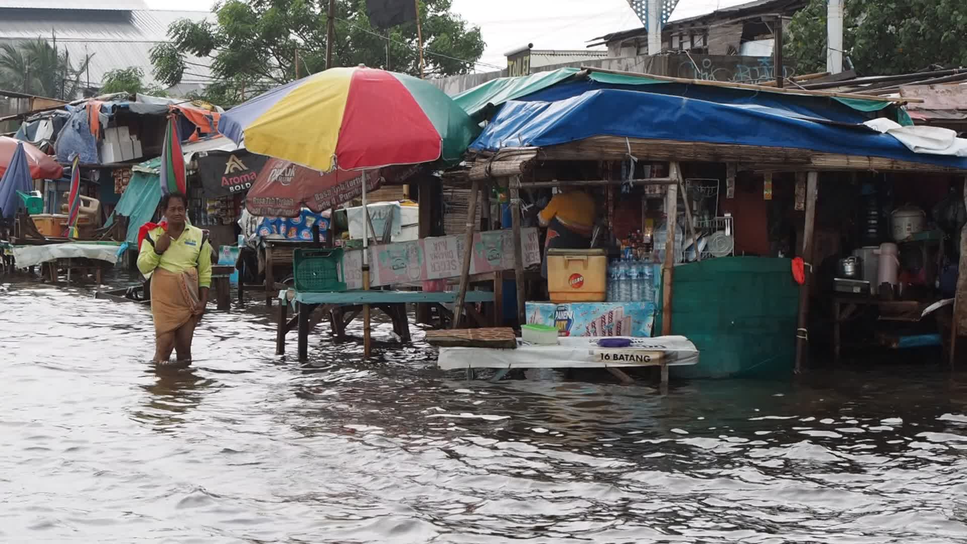 Tidal Flood Hit The North of Jakarta