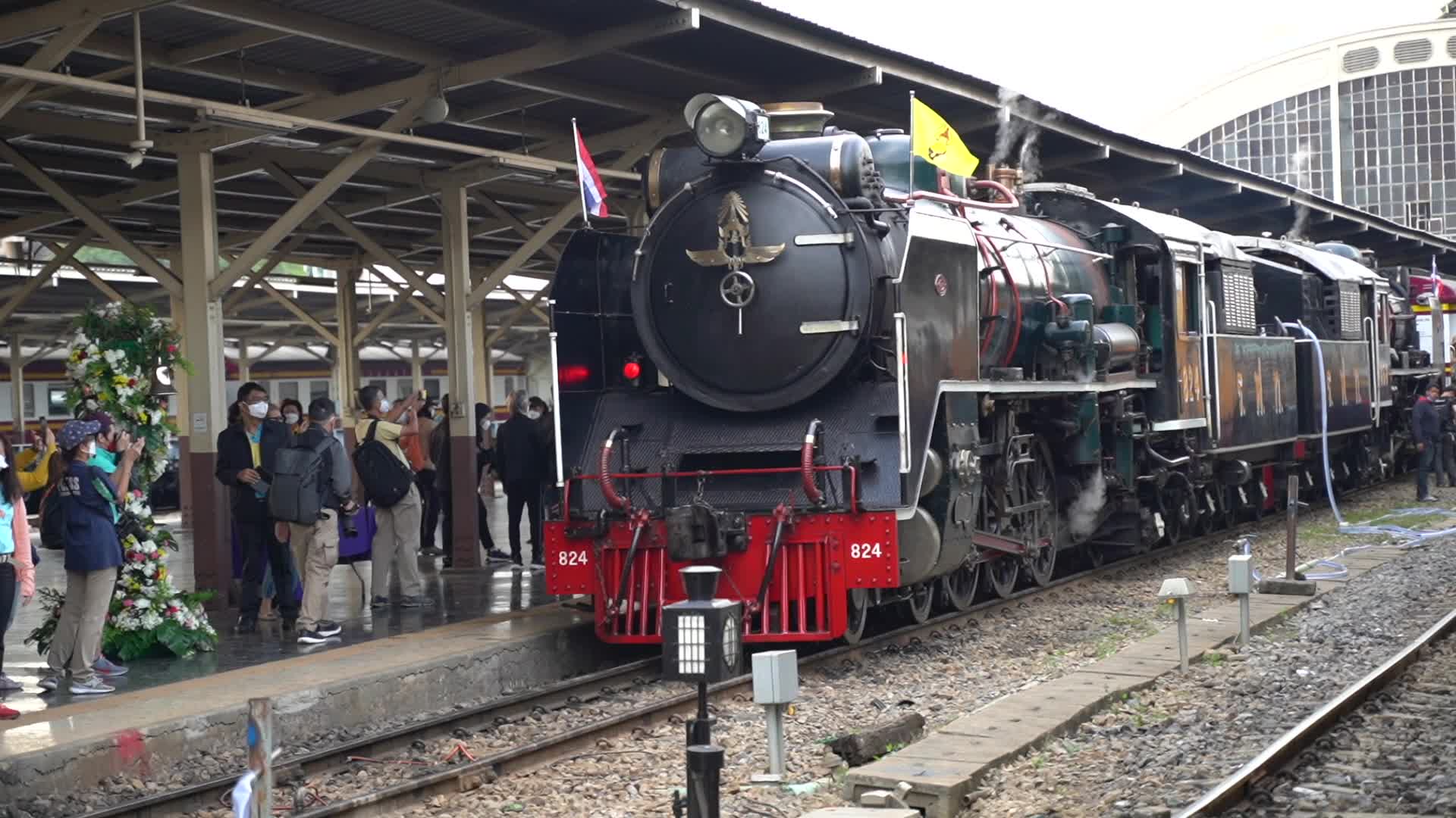 The State Railway with special trip to Ayutthaya Marks Father’s Day