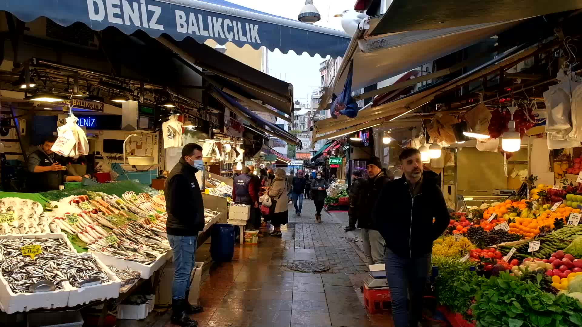 Turkish lira sets new record low