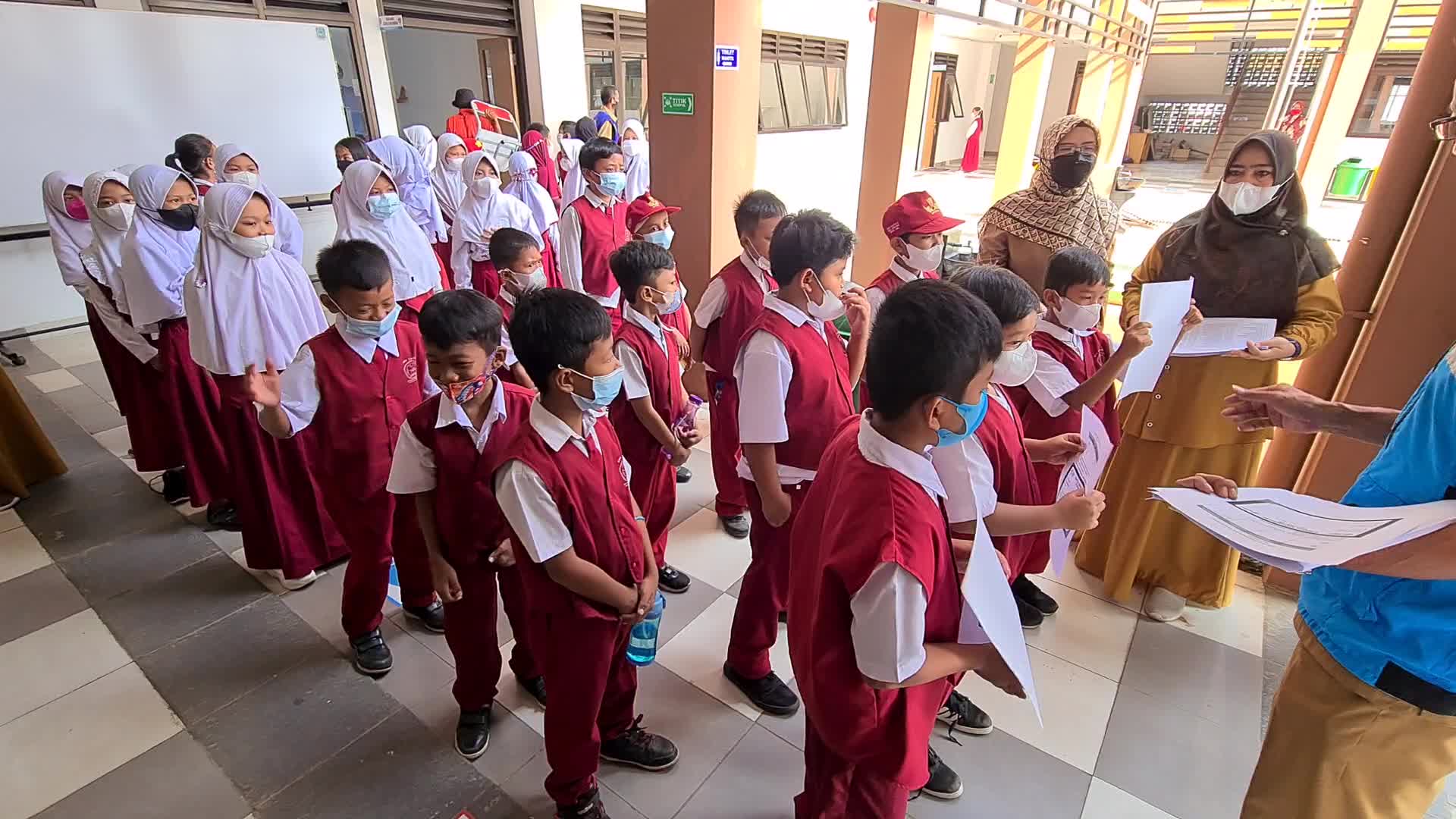 Coronavirus vaccination for children aged 6-11 years in Indonesia