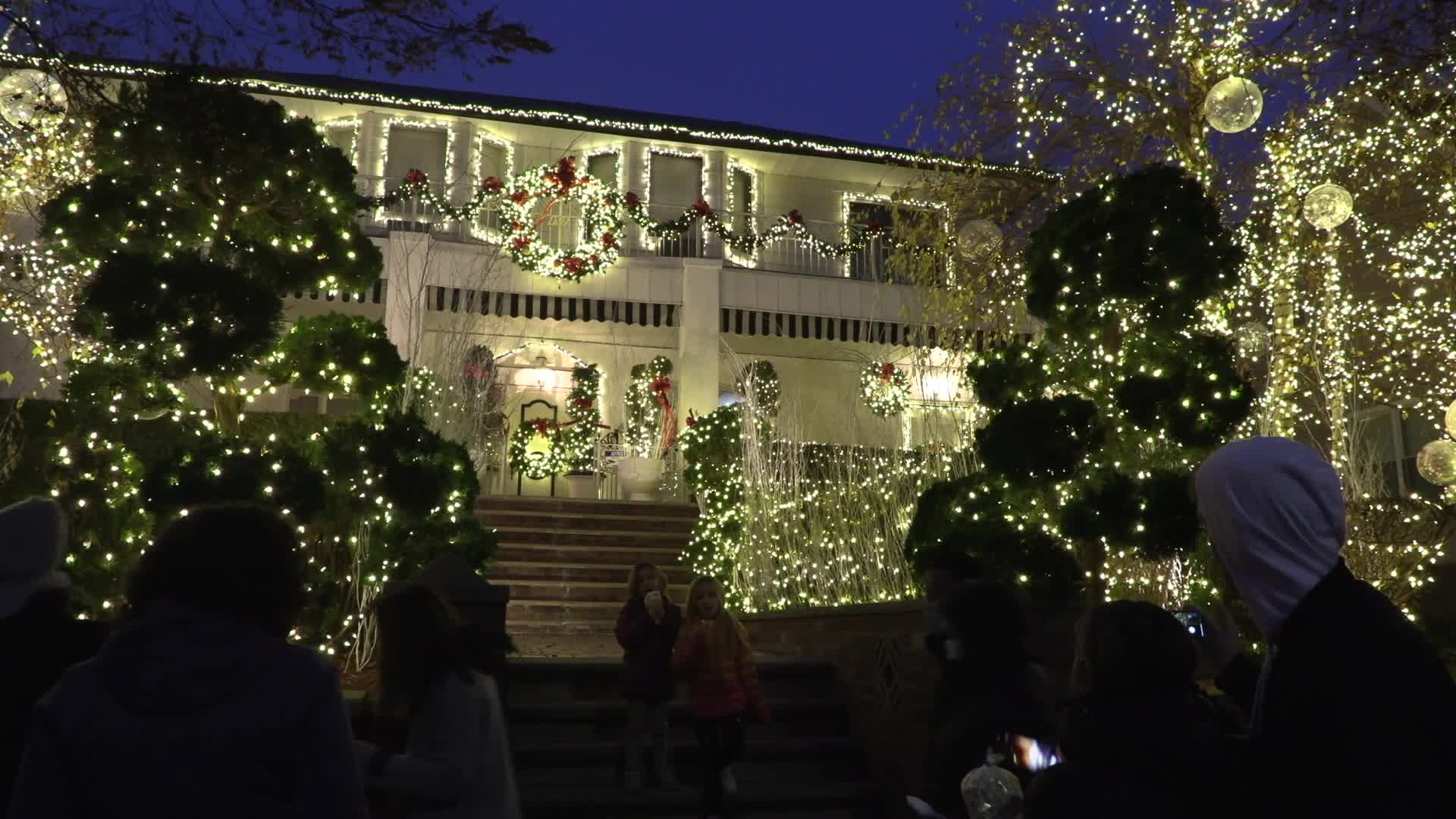 NYC: Dyker Heights Christmas Lights