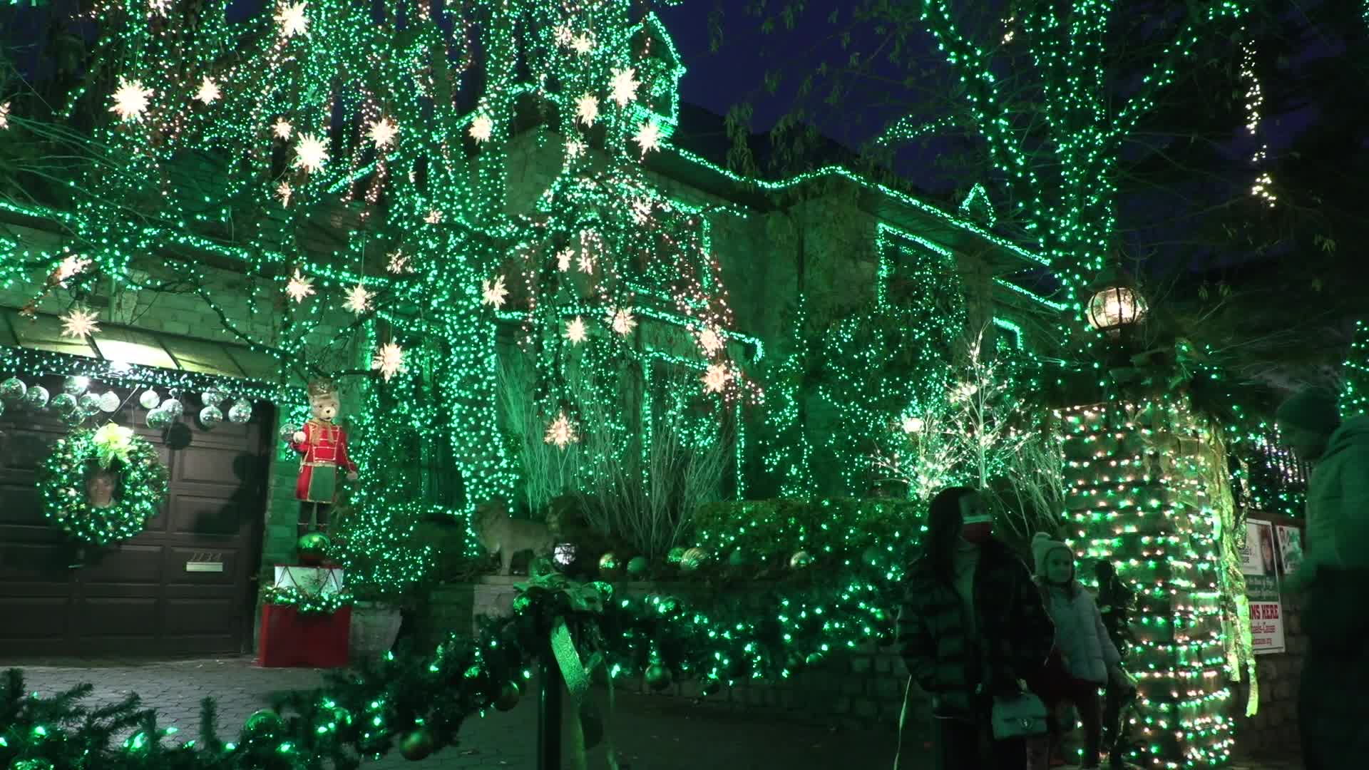 NYC: Dyker Heights Christmas Lights