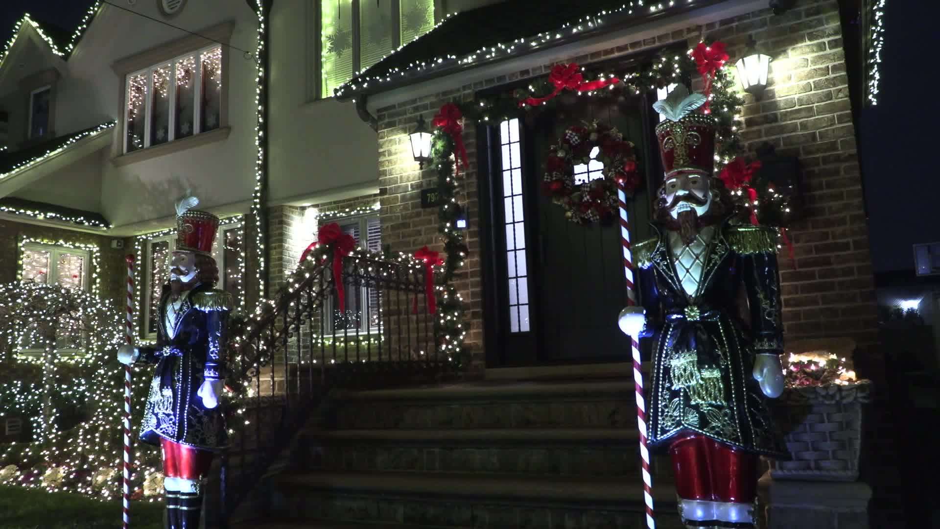 NYC: Dyker Heights Christmas Lights