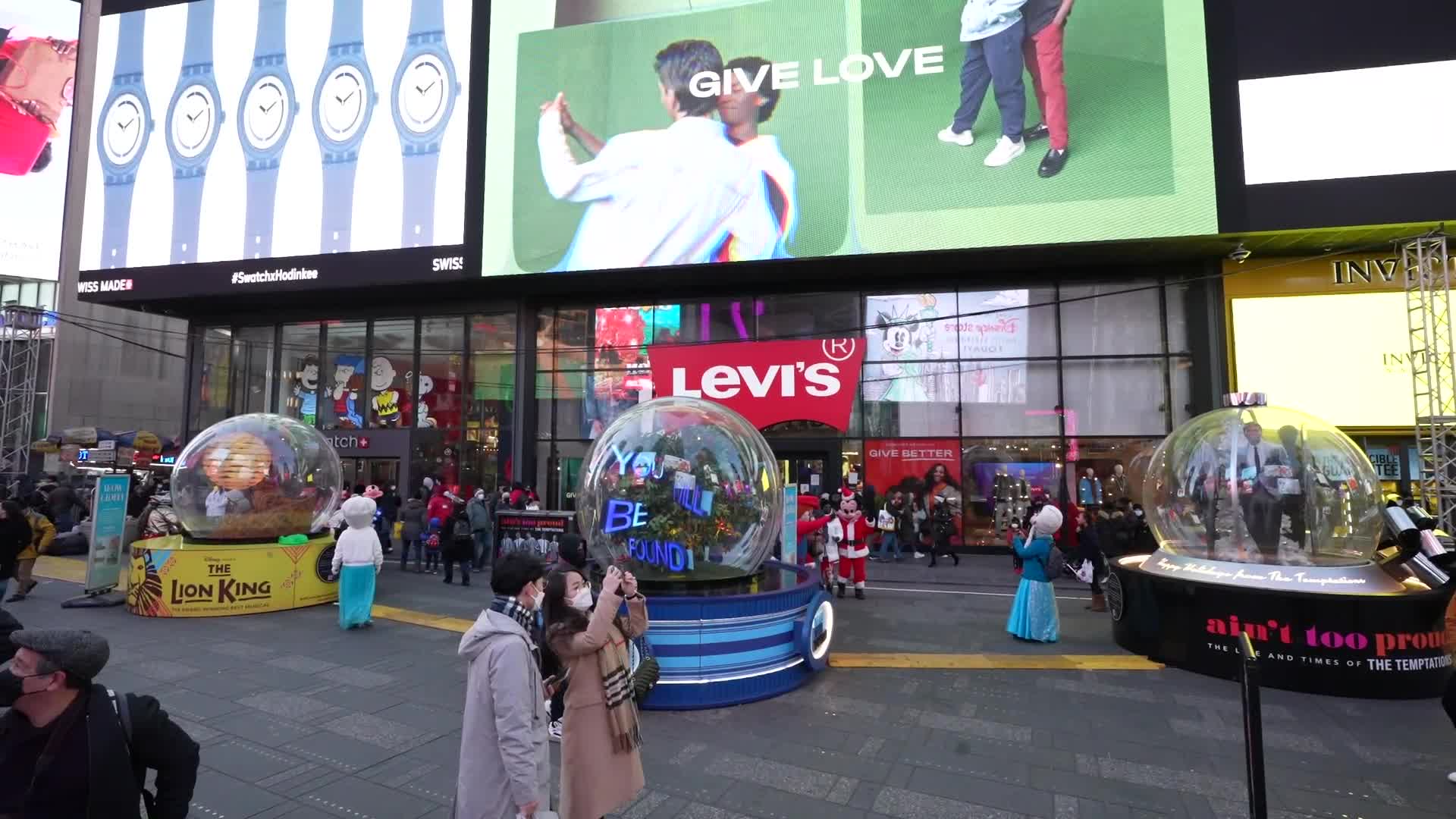 Wave Of Live Performance And Theater Cancellations Across New York City Amid Coronavirus Surge