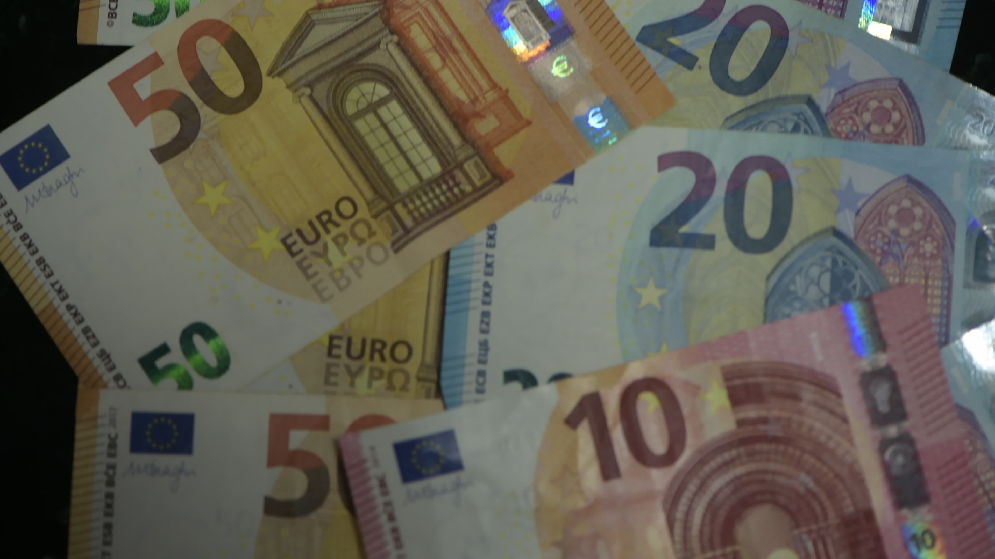 Stop cash payments over euros 1000 in Italy