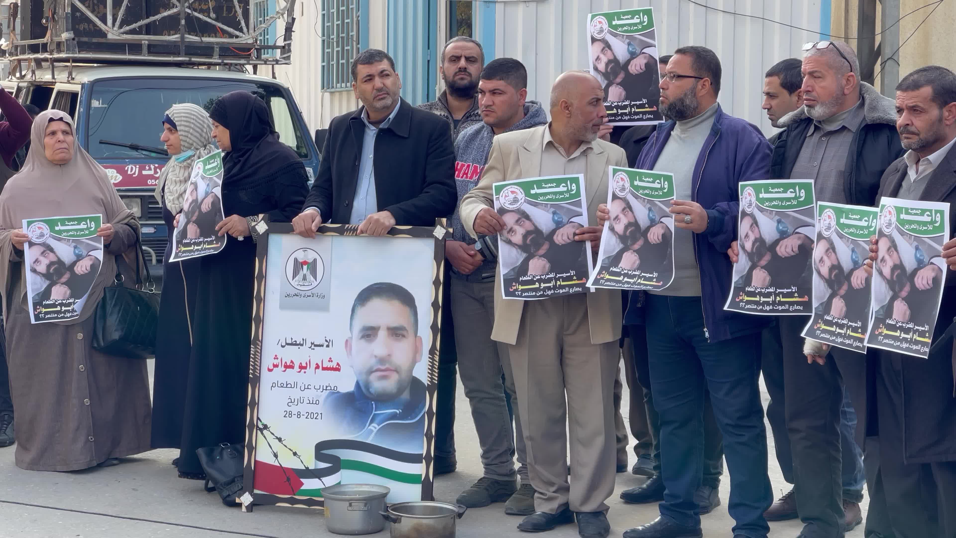 Israel agrees to release Palestinian prisoner on hunger strike