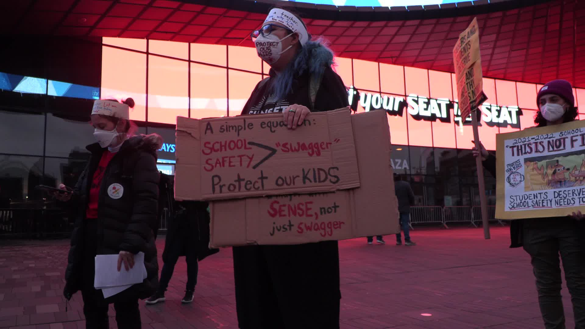 Picket for Safe Schools Amid New York COVID Outbreak