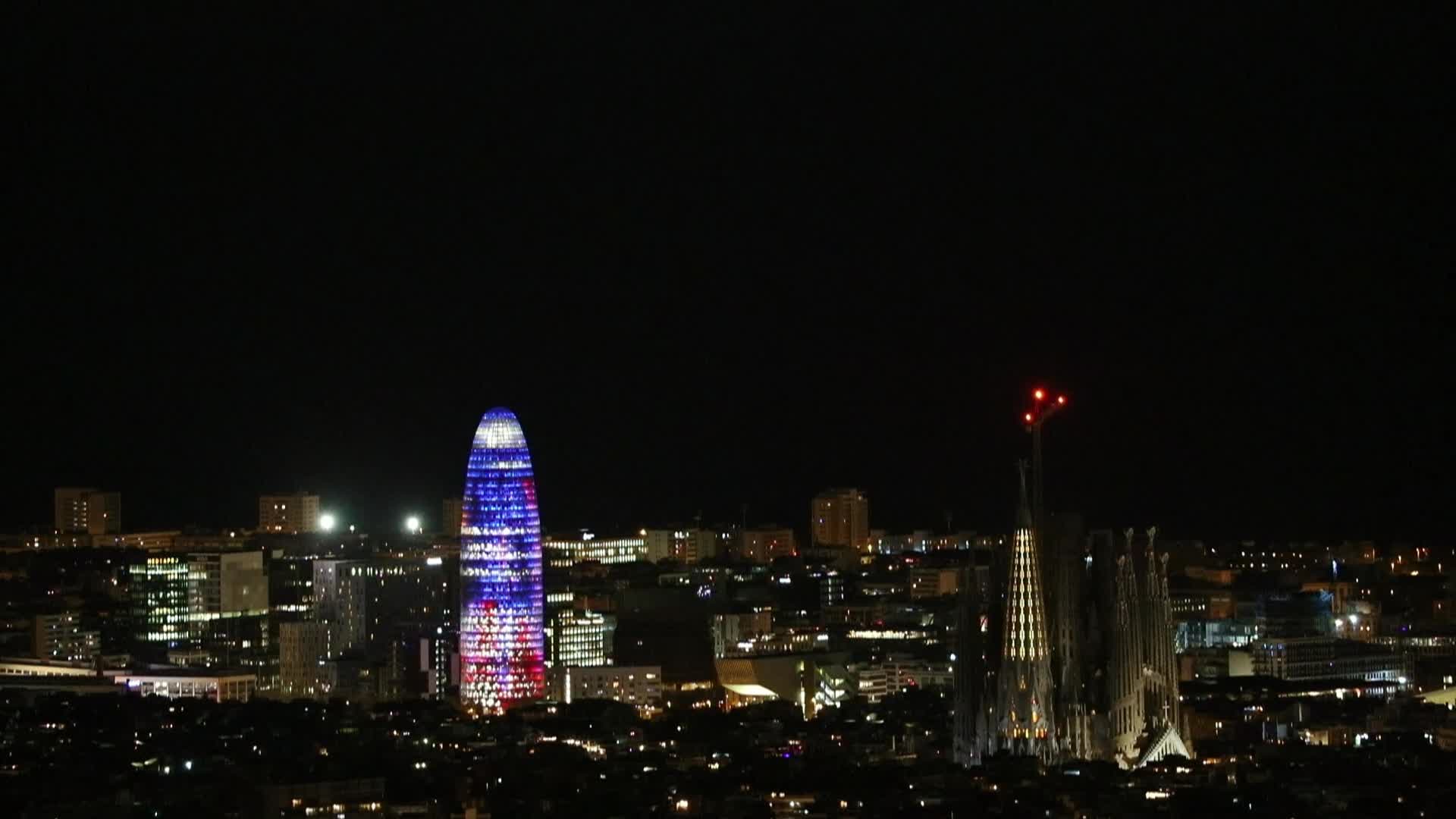 The lighting of the star of the Sagrada Familia is inaugurated