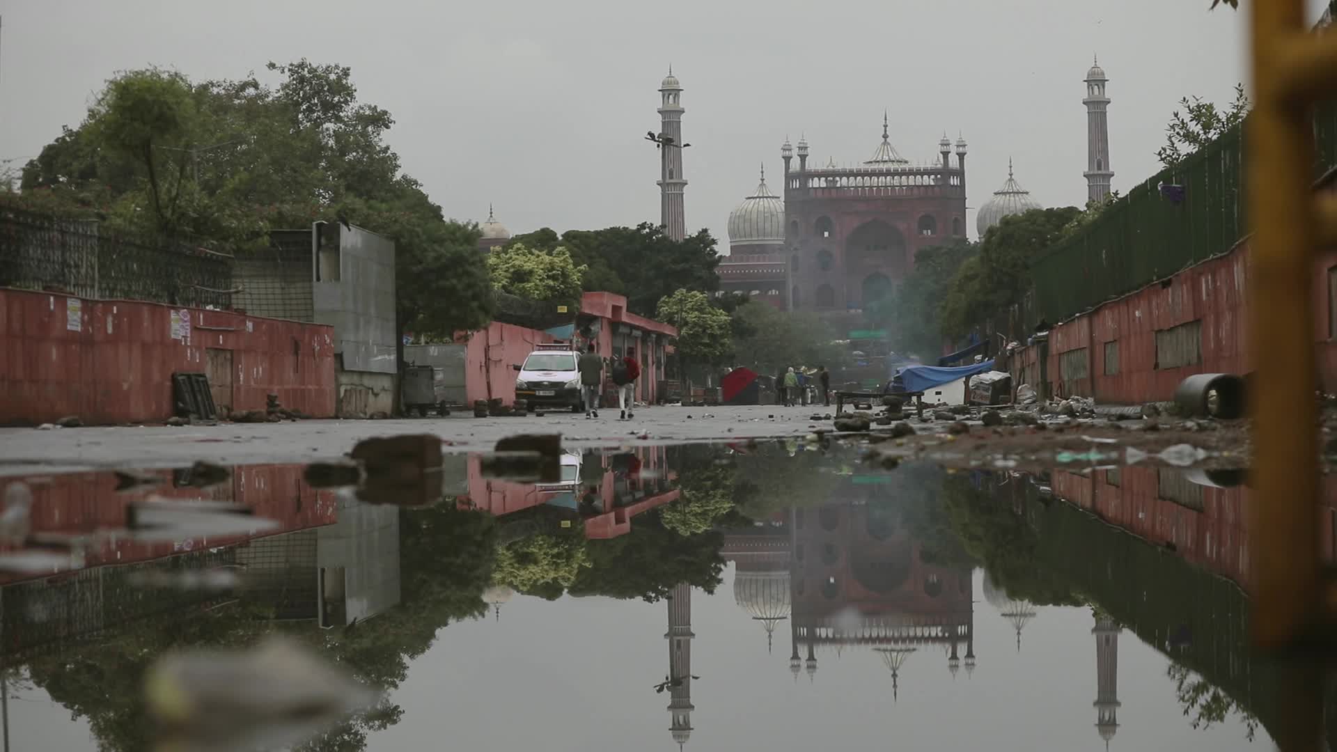 Weekend curfew following the rise in Covid-19 cases in Old Delhi, India