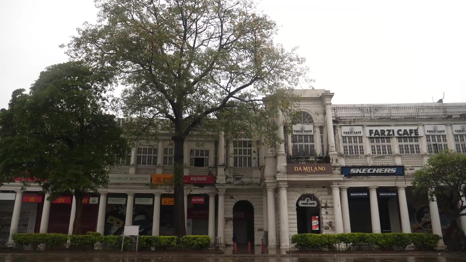 Weekend Curfew following the rise in Covid-19 cases in Delhi, India