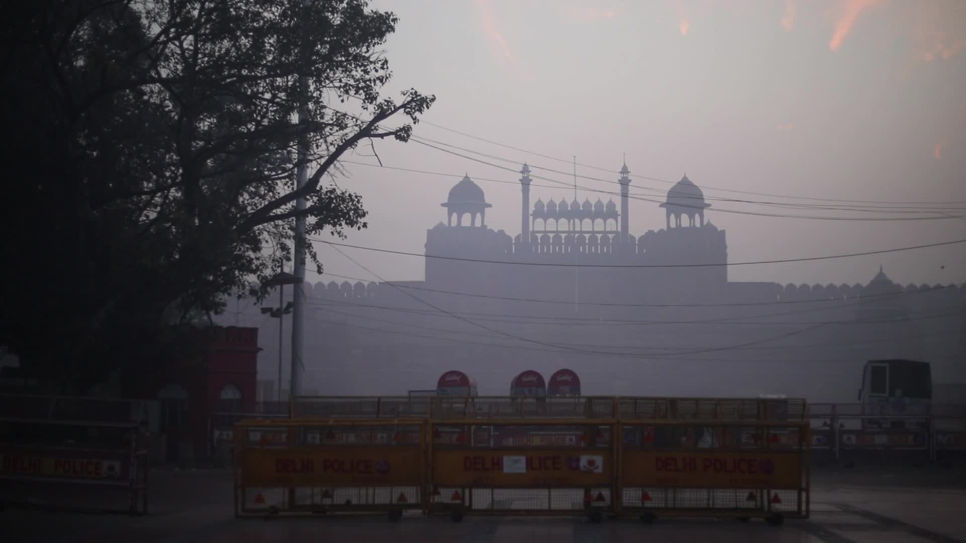 Foggy day in Delhi, India