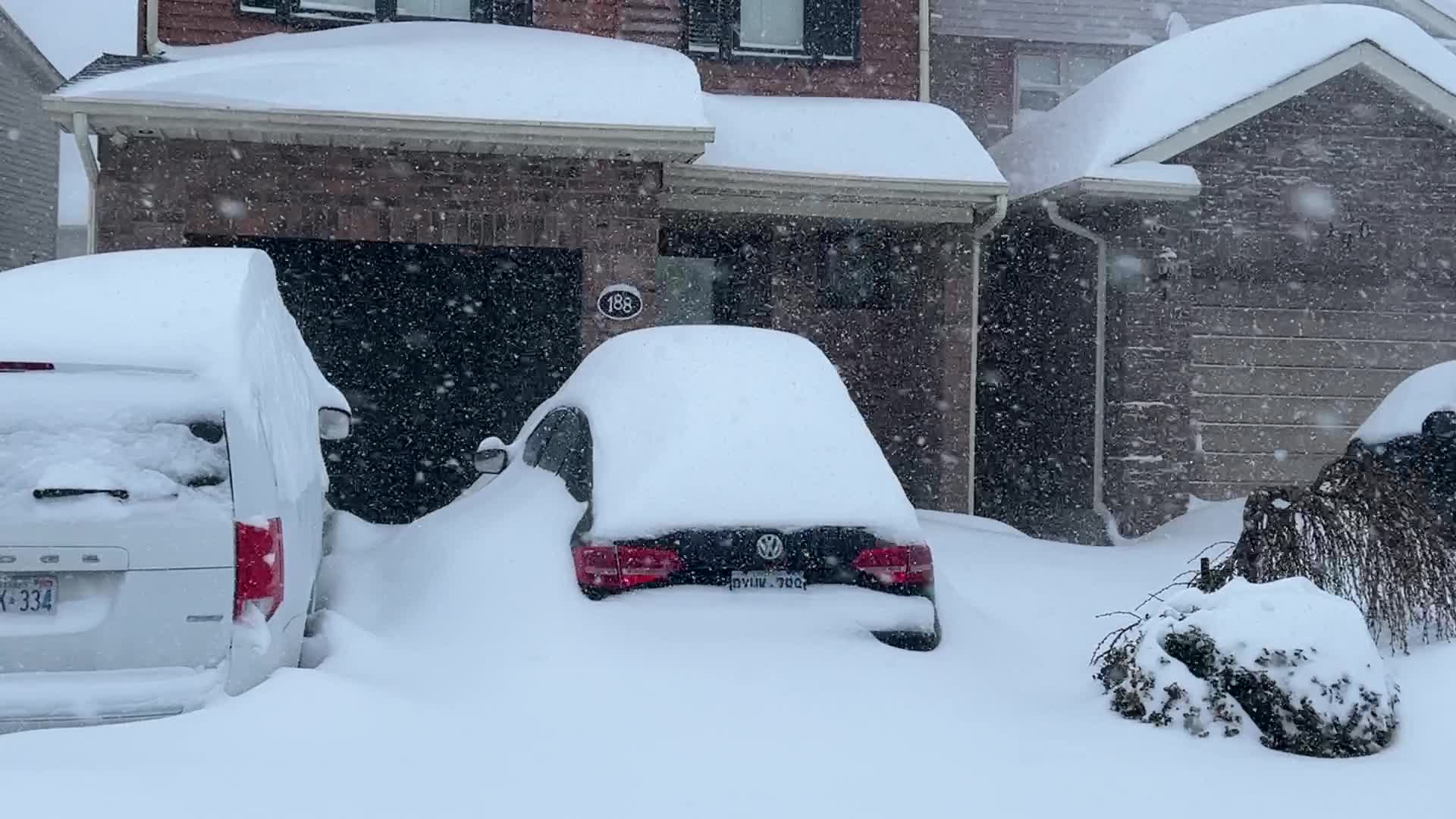 Toronto gets hit by historic massive winter snowstorm
