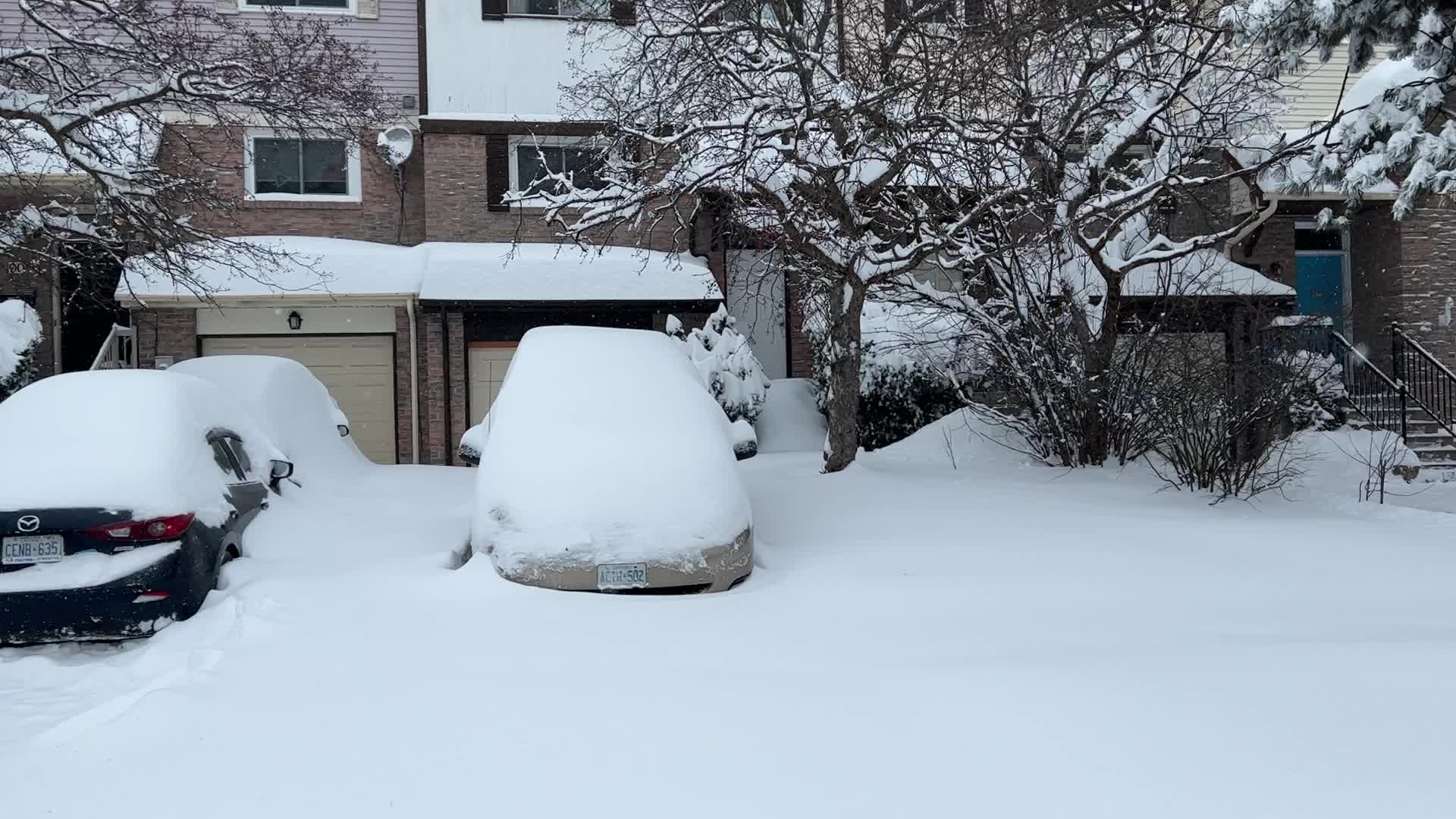 Toronto gets hit by historic massive winter snowstorm
