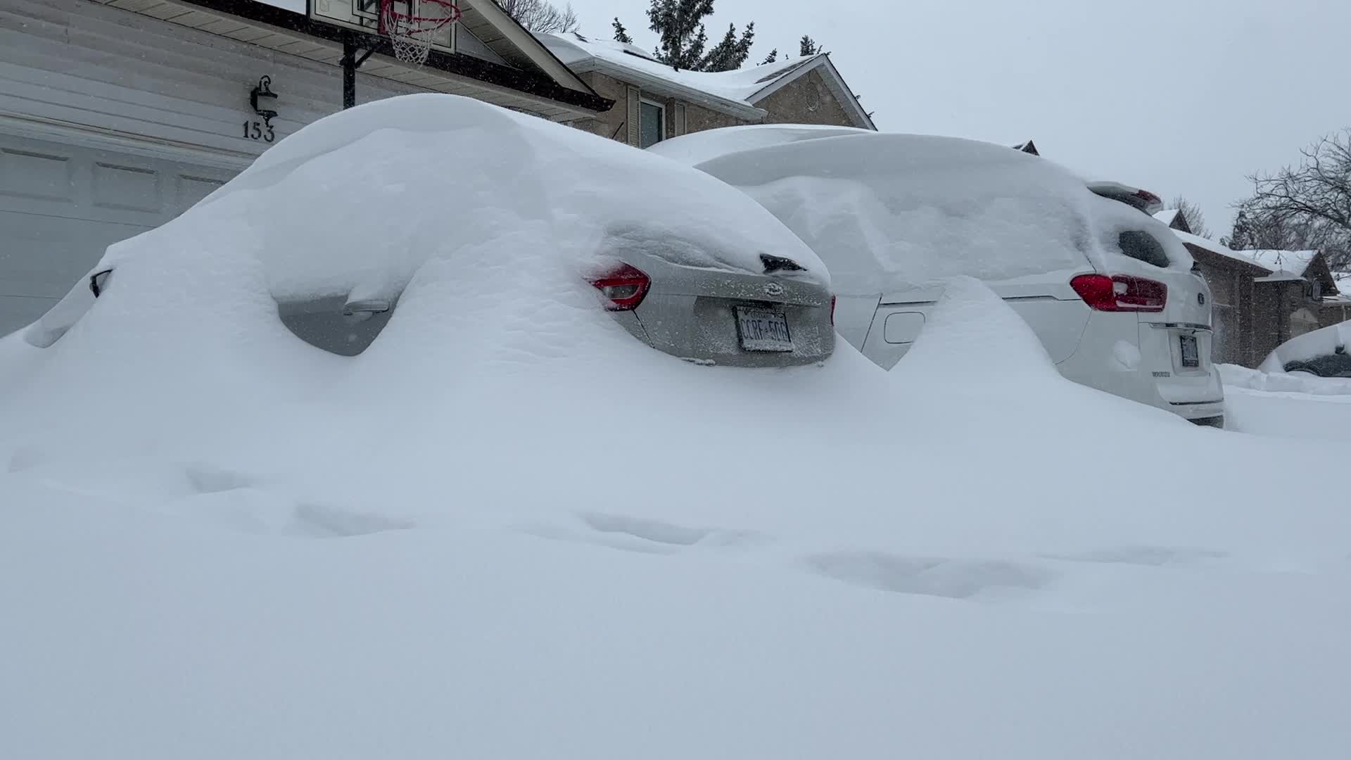 Toronto gets hit by historic massive winter snowstorm