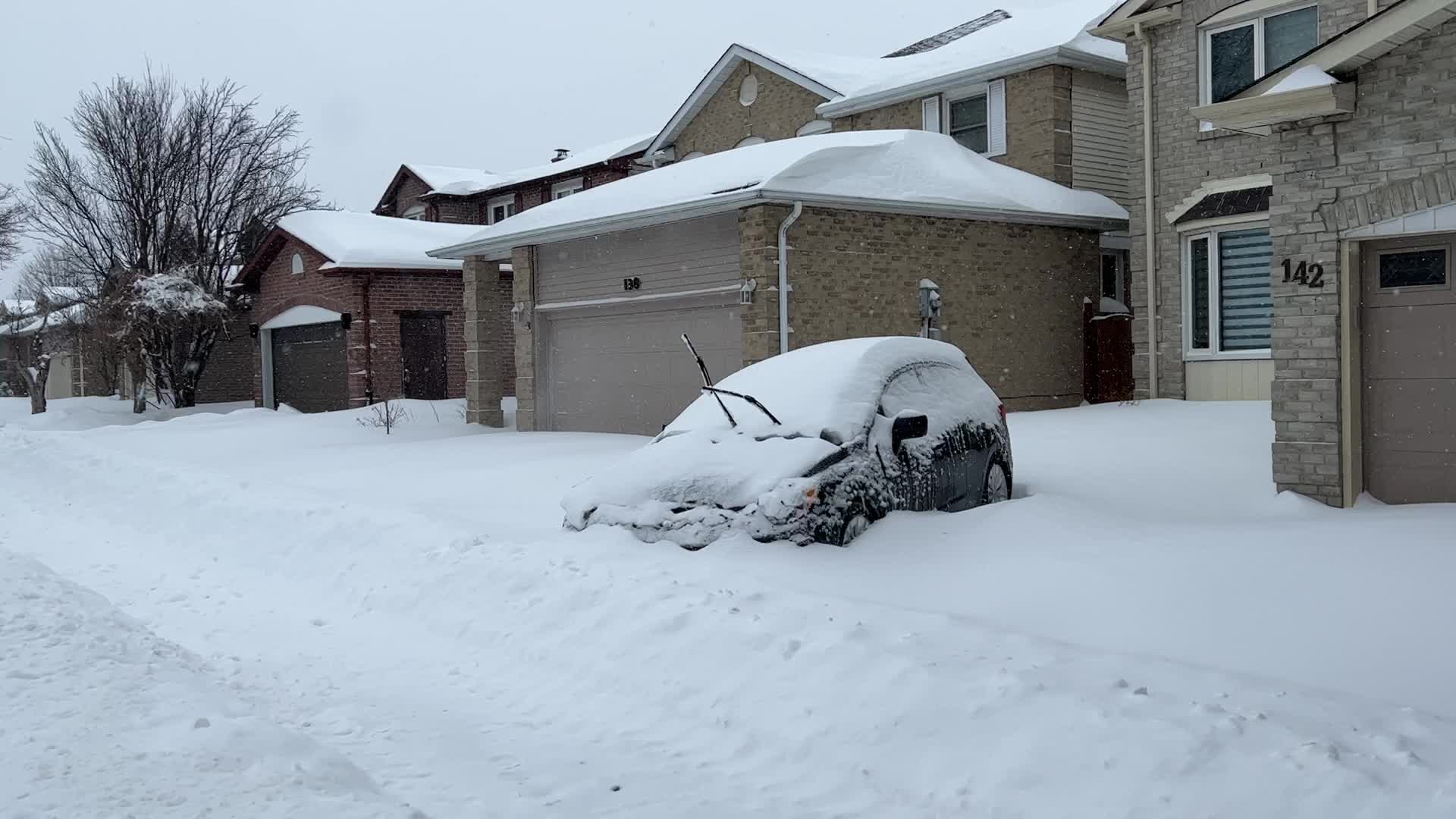 Toronto gets hit by historic massive winter snowstorm