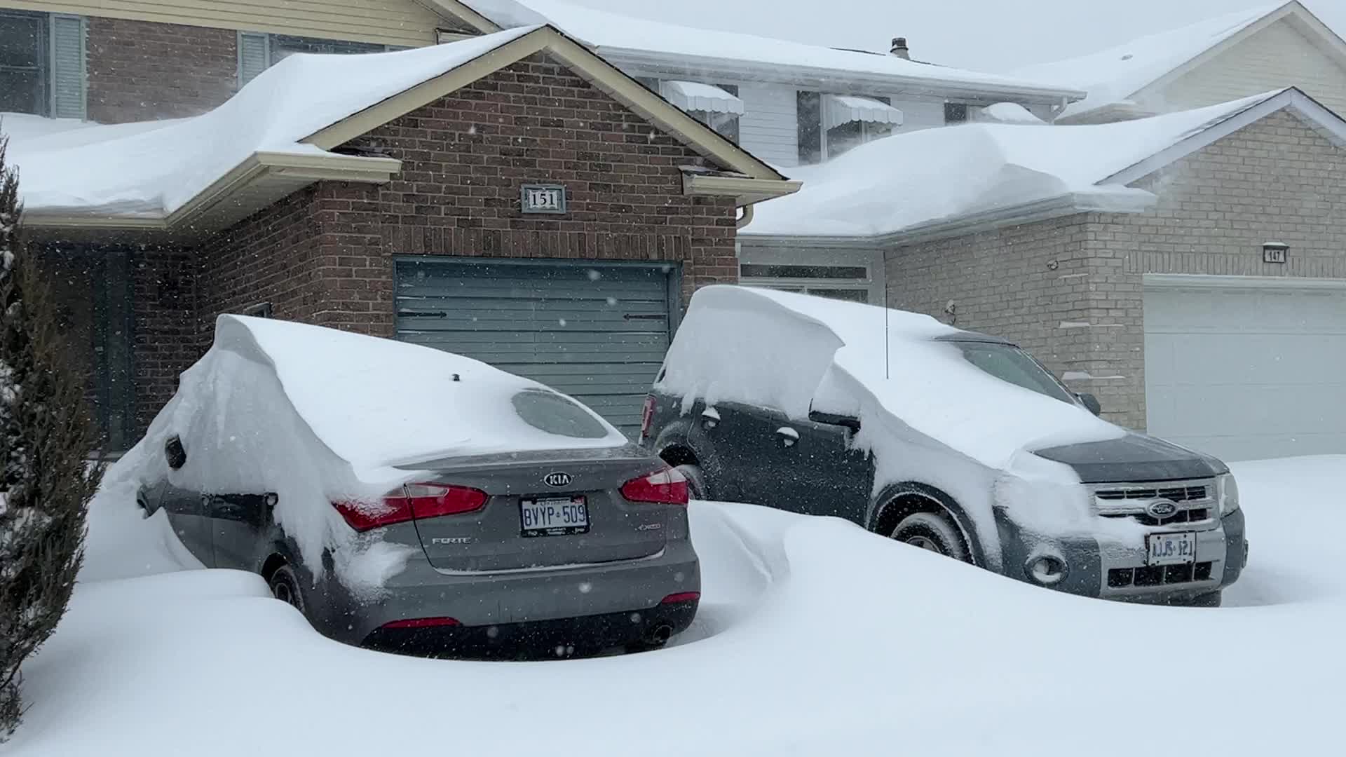 Toronto gets hit by historic massive winter snowstorm