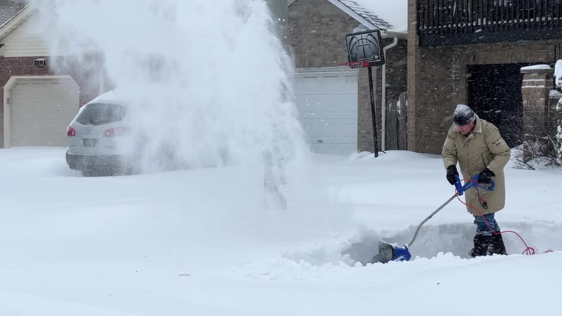 Toronto gets hit by historic massive winter snowstorm