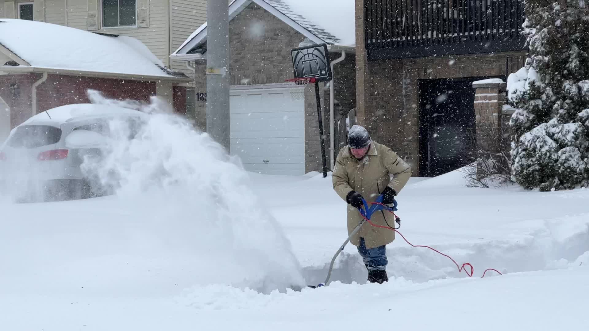 Toronto gets hit by historic massive winter snowstorm