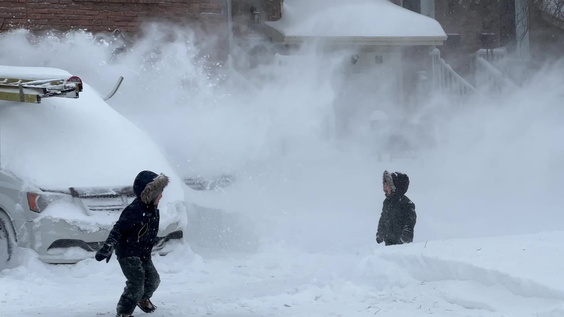 Toronto gets hit by historic massive winter snowstorm