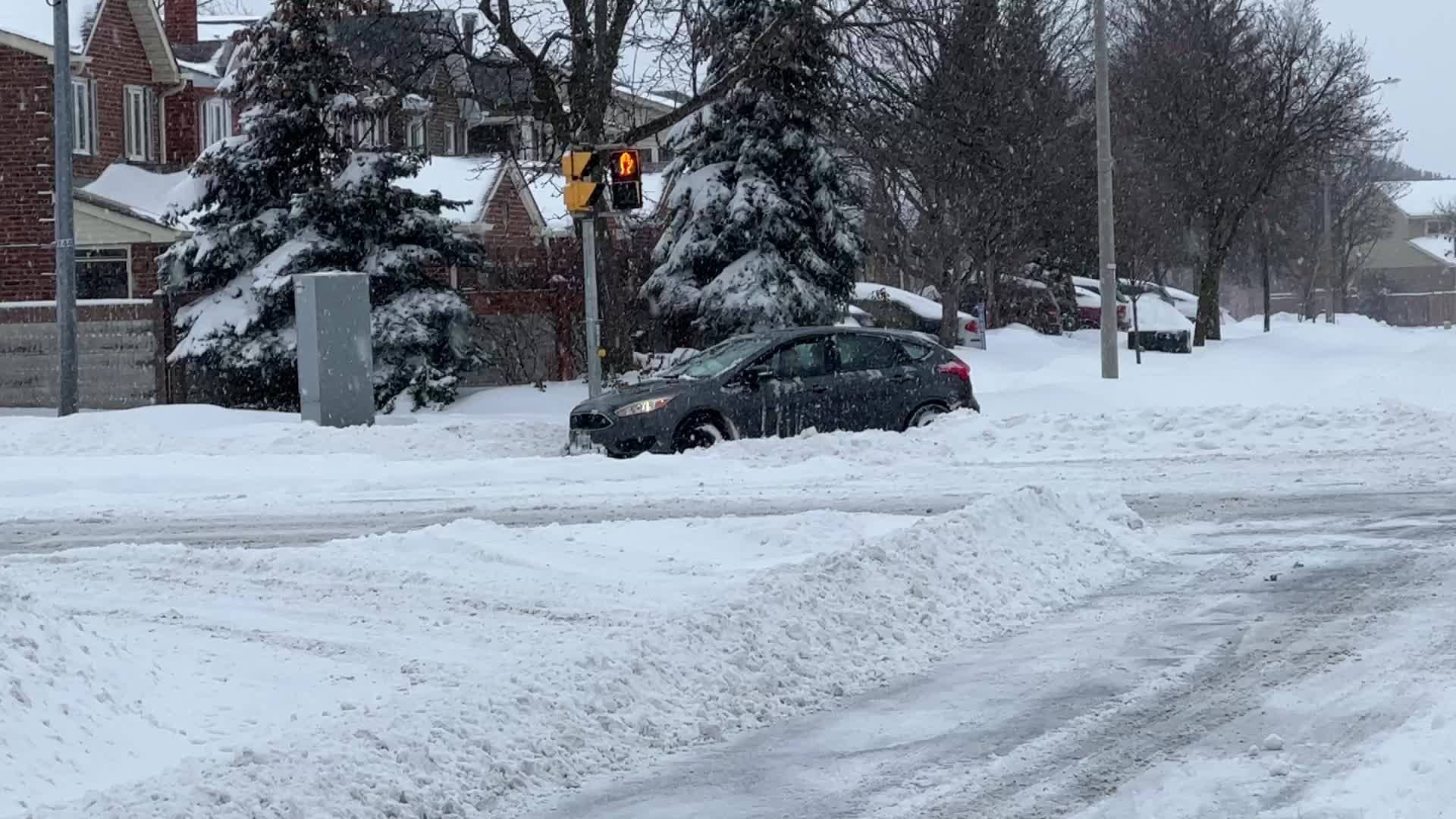 Toronto gets hit by historic massive winter snowstorm