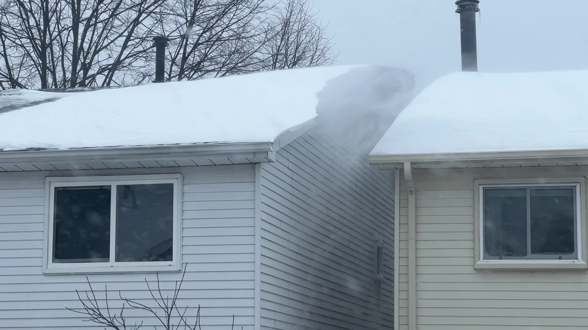 Toronto gets hit by historic massive winter snowstorm