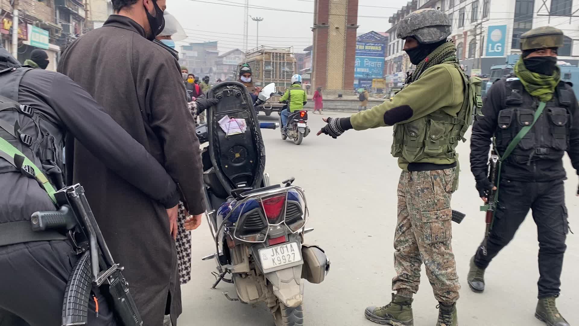 Frisking In Kashmir Ahead Of India’s Republic Day
