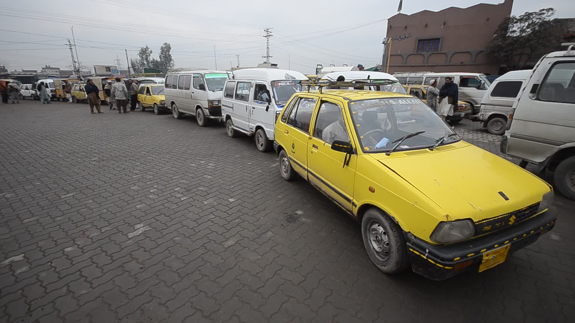Gas supply to CNG stations stopped to facilitate domestic consumers in Peshawar