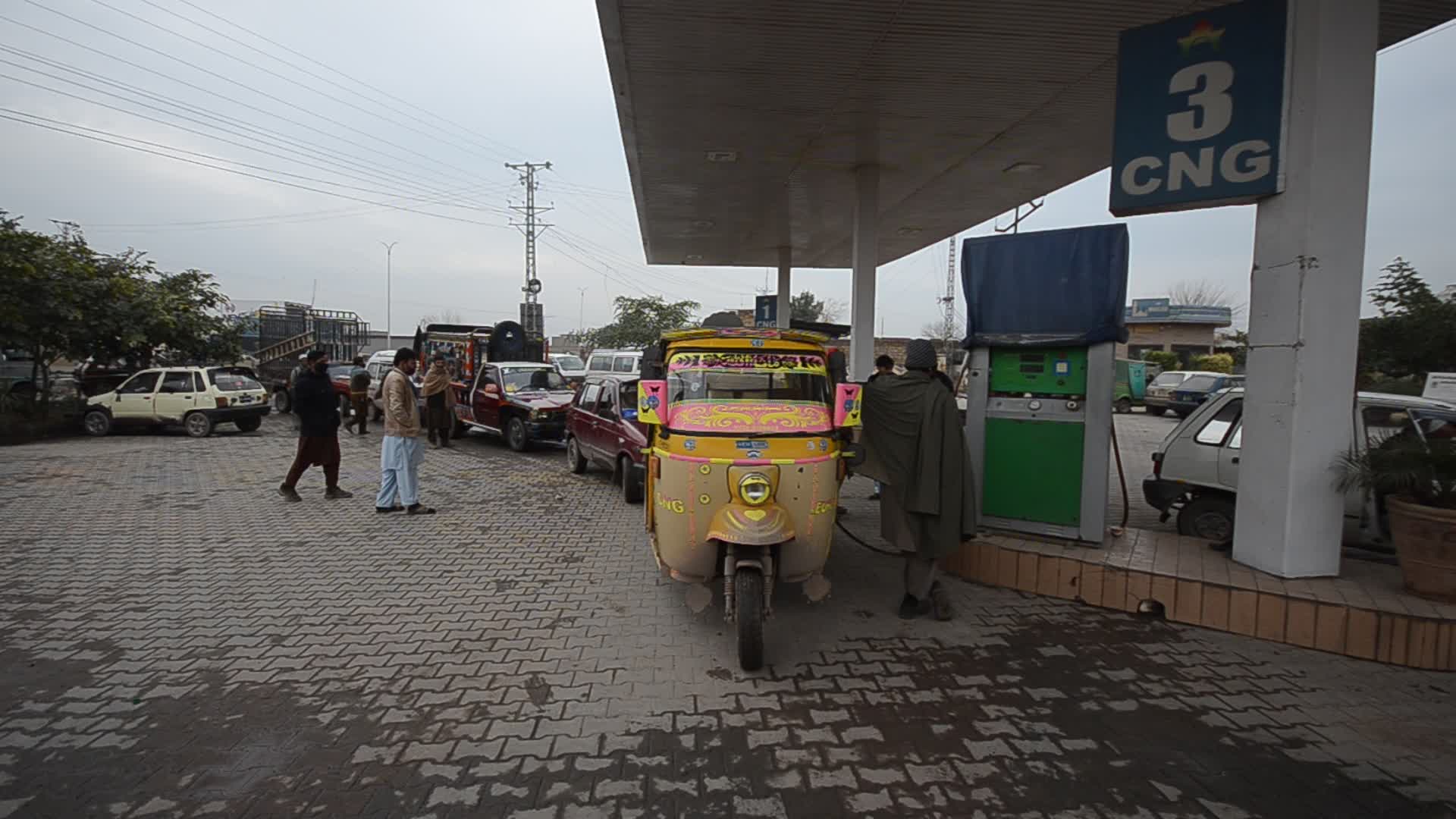 Gas supply to CNG stations stopped to facilitate domestic consumers in Peshawar