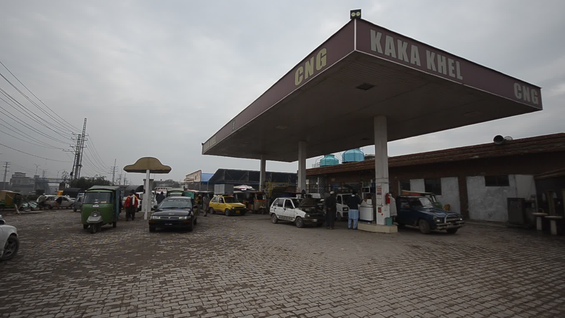 Gas supply to CNG stations stopped to facilitate domestic consumers in Peshawar