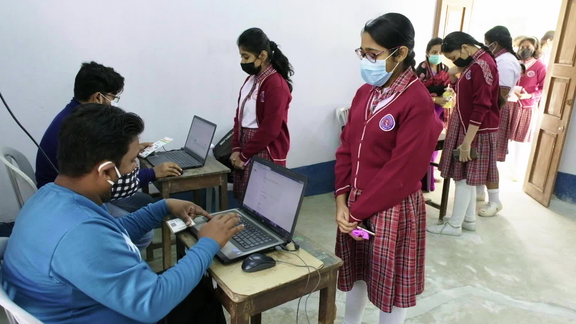 COVID-19 vaccination drive for the people of age group 15-18 years in Kolkata