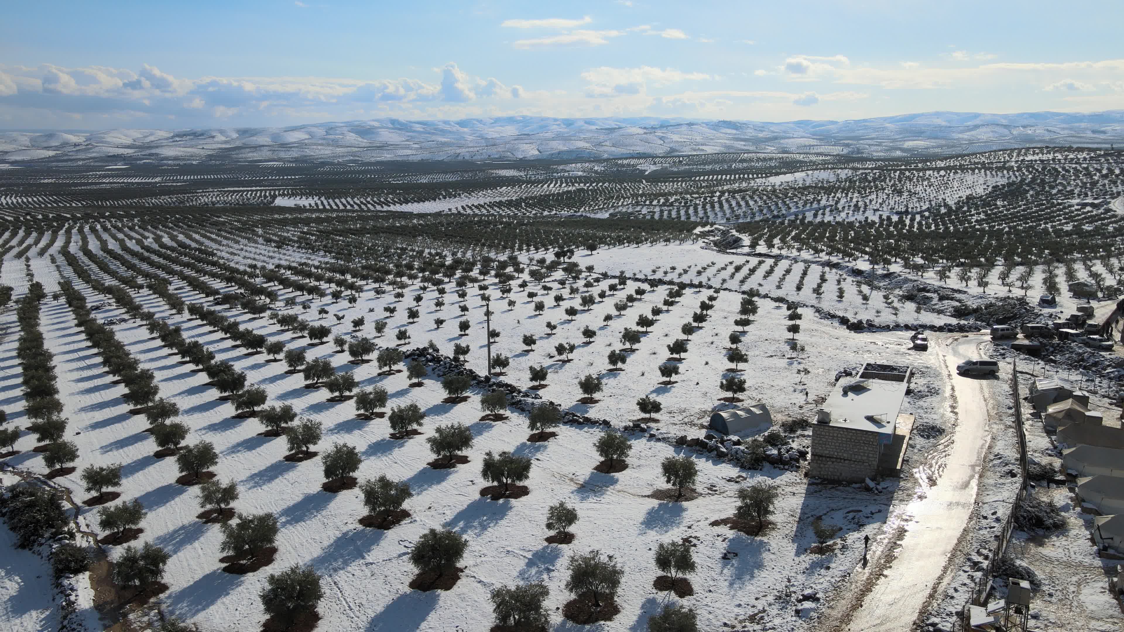 Snow storm hits refugee camps in northern Syria