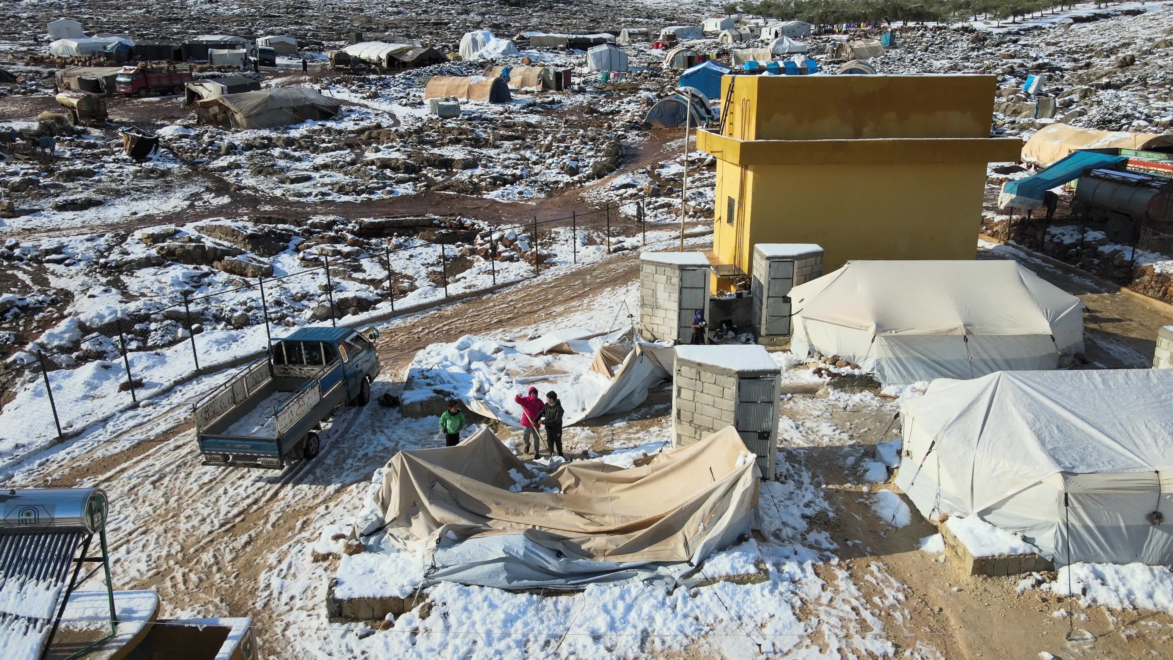 Snow storm hits refugee camps in northern Syria