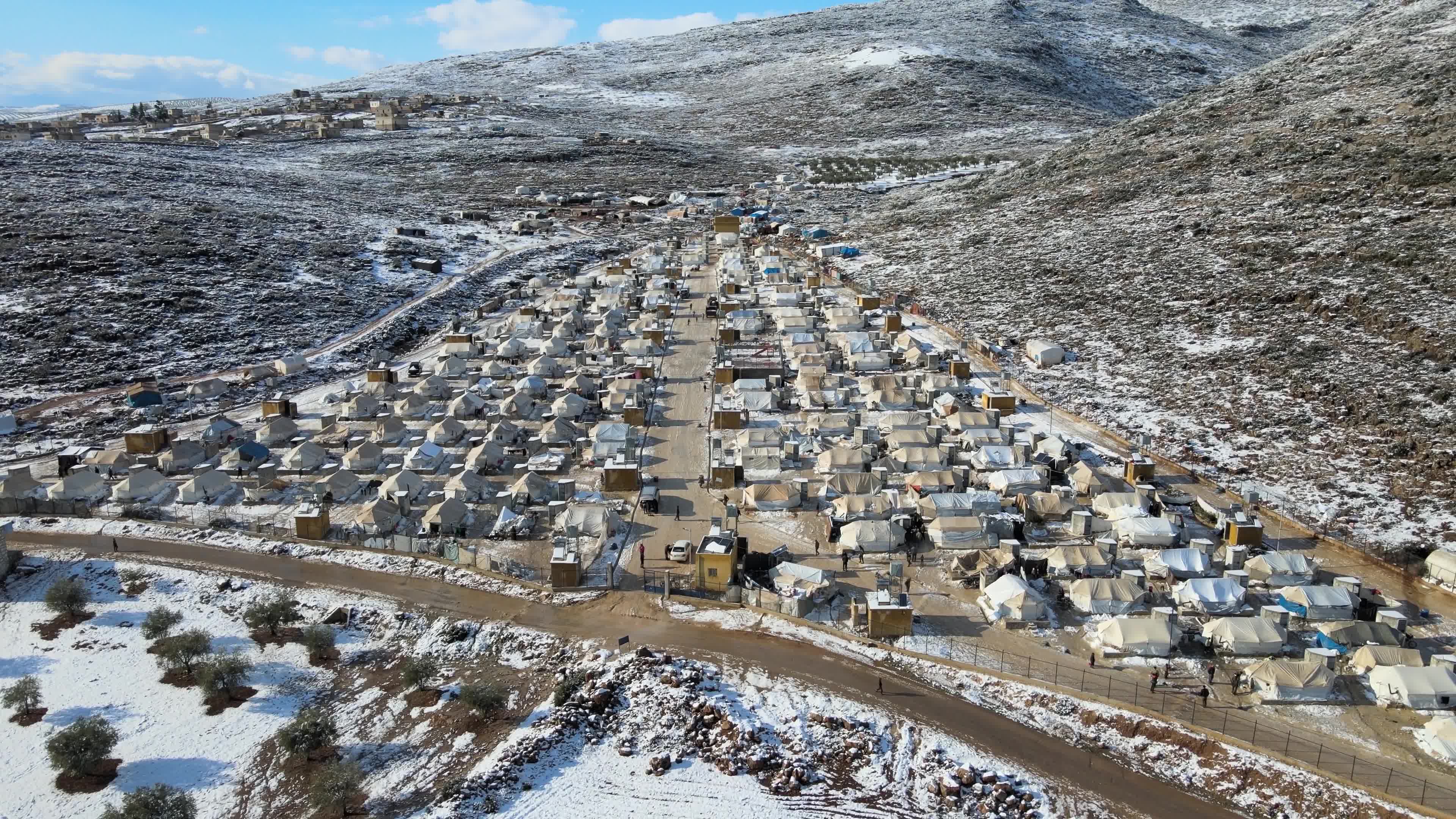 Snow storm hits refugee camps in northern Syria