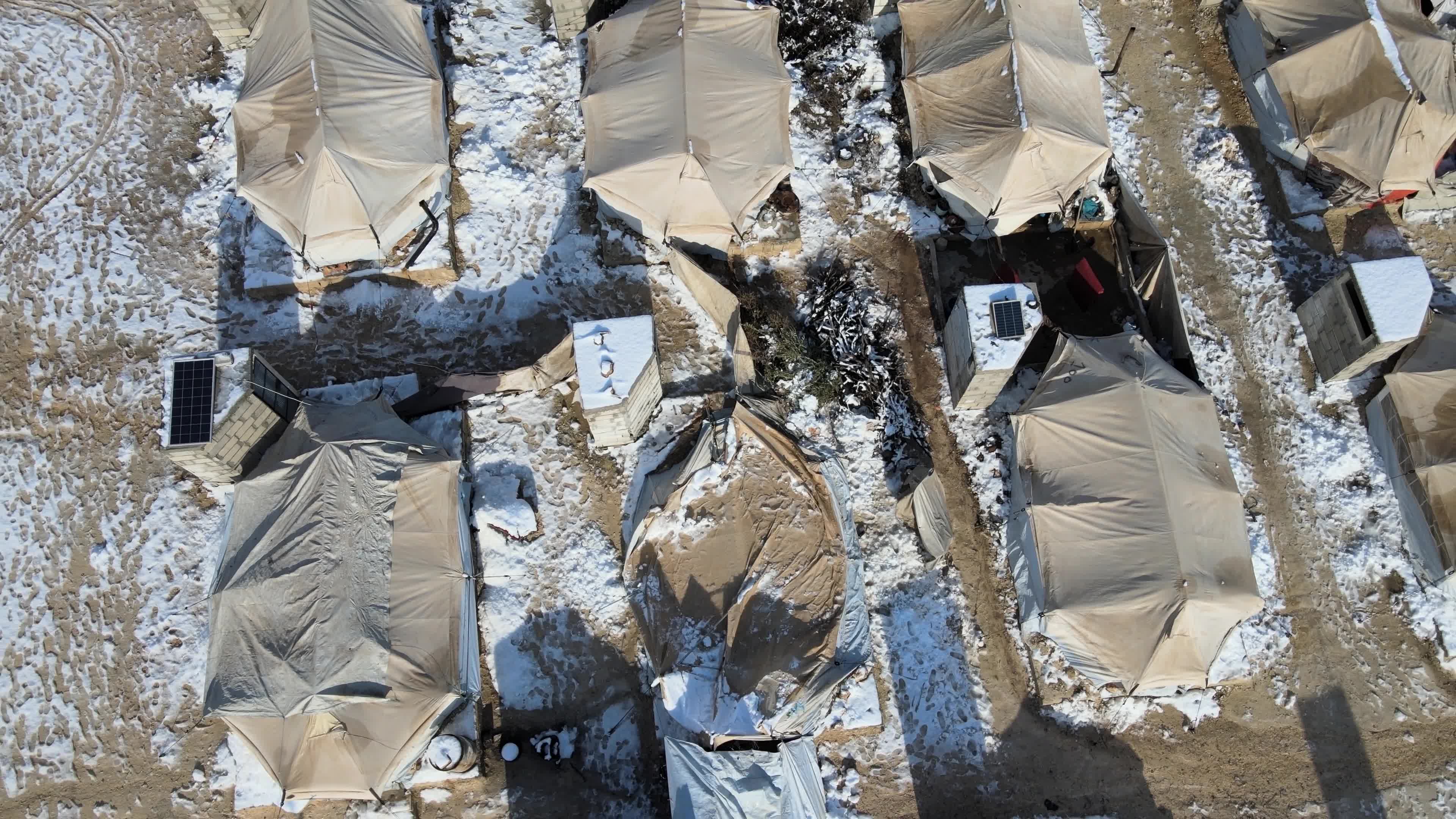 Snow storm hits refugee camps in northern Syria