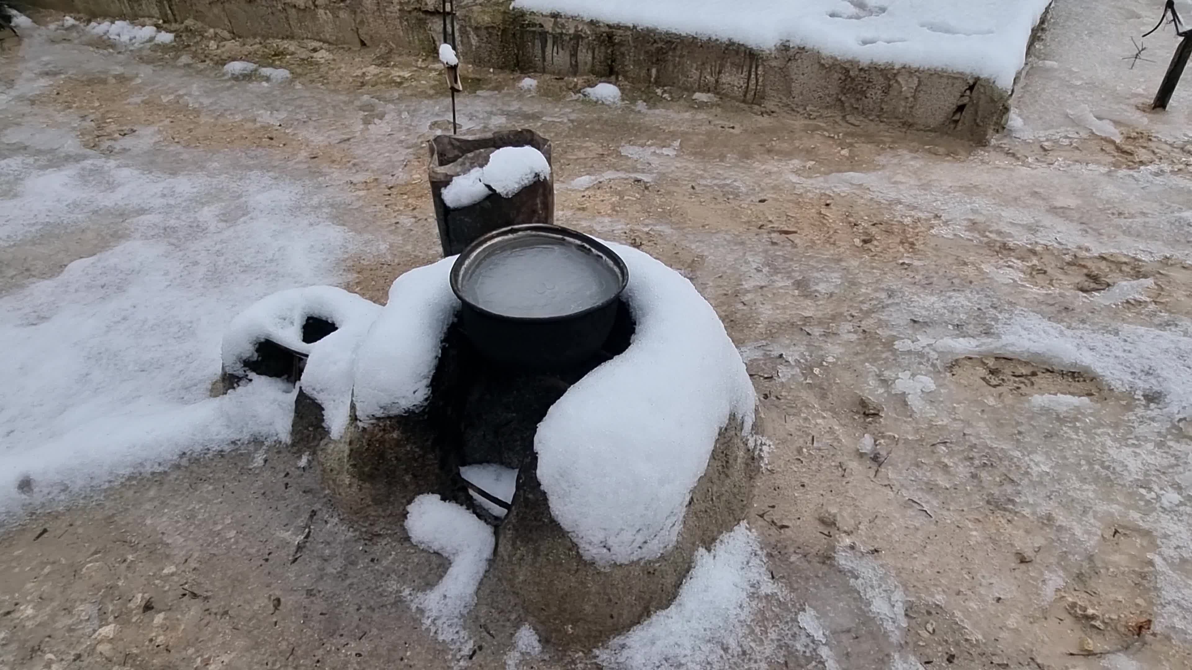Snow storm hits refugee camps in northern Syria