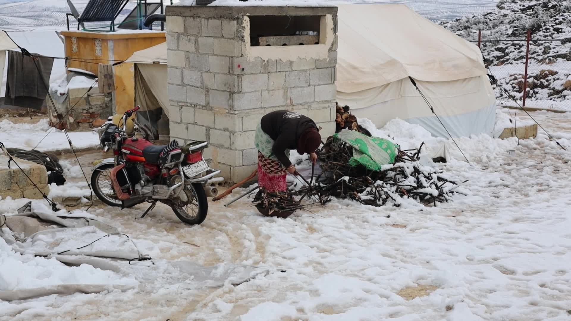 Snow storm hits refugee camps in northern Syria