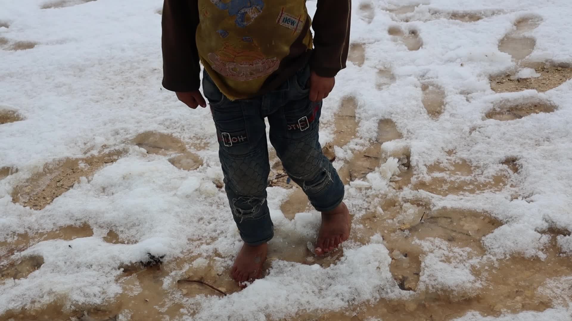Snow storm hits refugee camps in northern Syria