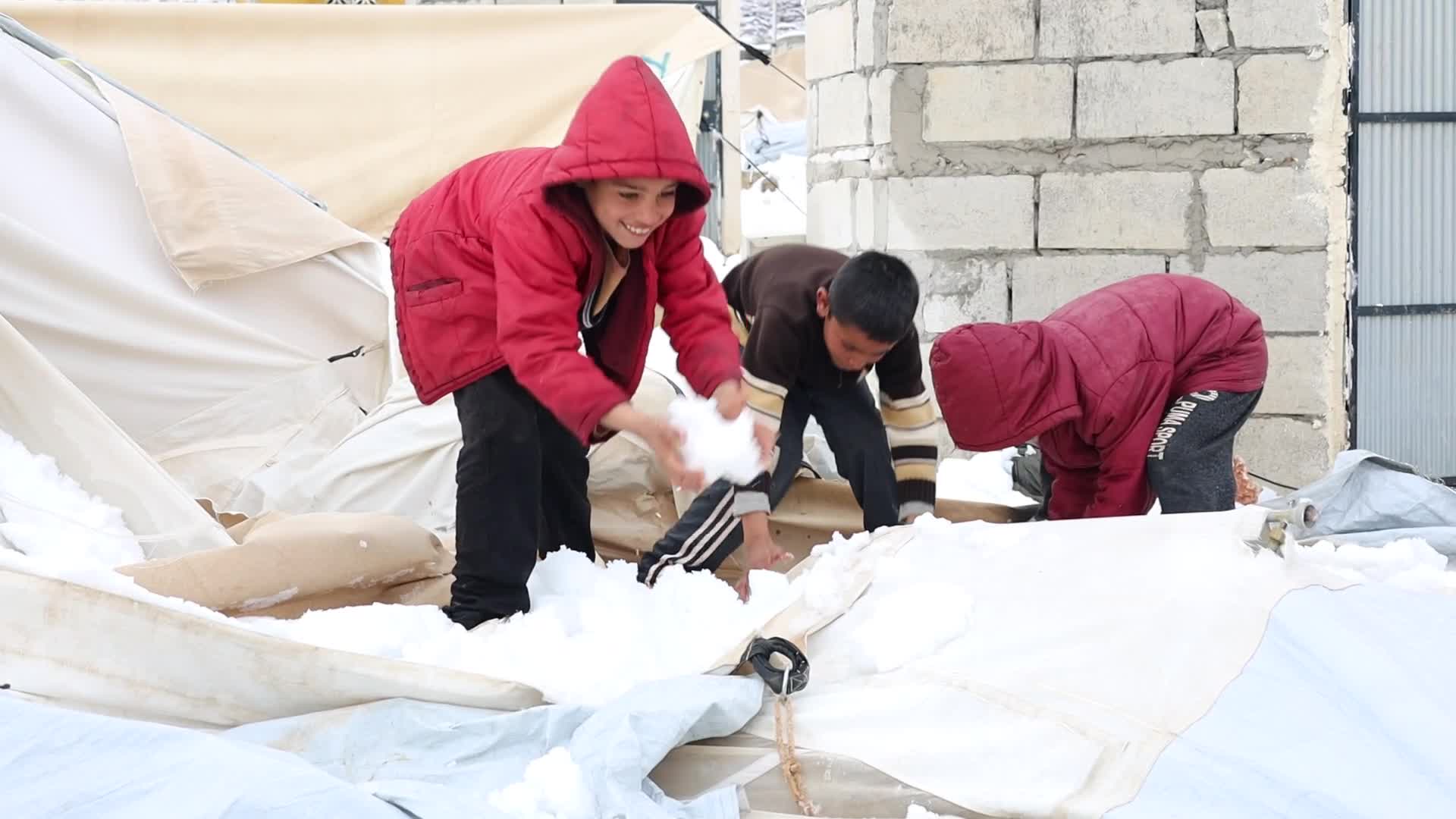 Snow storm hits refugee camps in northern Syria
